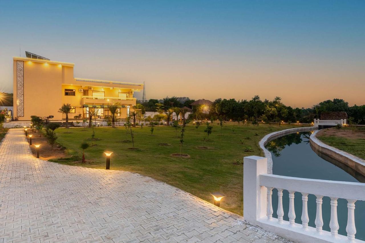 Brookvale Manor By Stayvista - Private Pool Haven With Endless Views & Indoor Fun Sohna Экстерьер фото