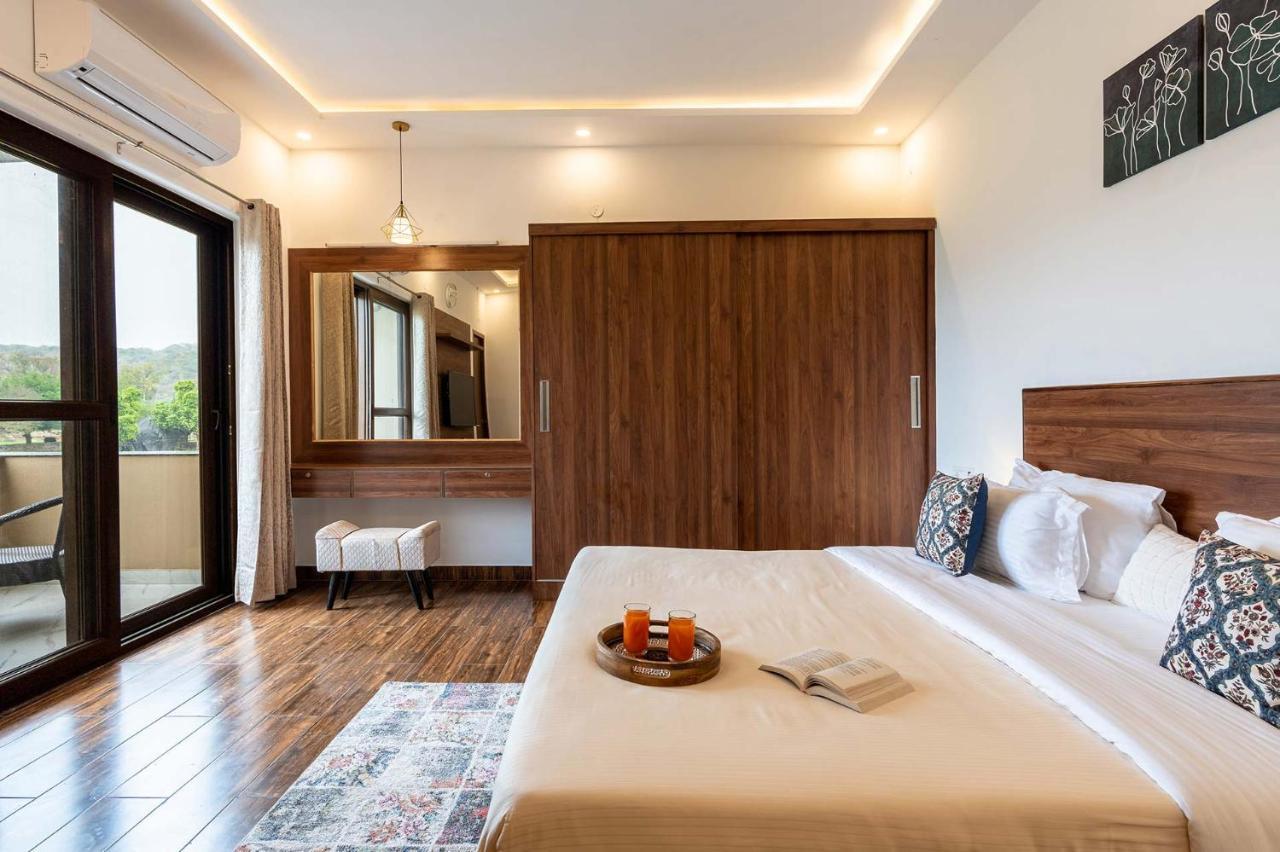 Brookvale Manor By Stayvista - Private Pool Haven With Endless Views & Indoor Fun Sohna Экстерьер фото