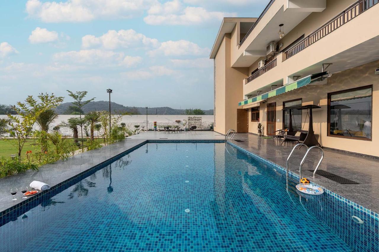 Brookvale Manor By Stayvista - Private Pool Haven With Endless Views & Indoor Fun Sohna Экстерьер фото