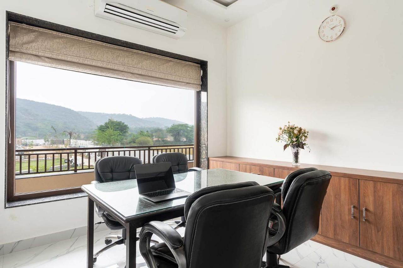 Brookvale Manor By Stayvista - Private Pool Haven With Endless Views & Indoor Fun Sohna Экстерьер фото